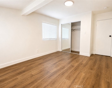 11151 Duncan Avenue - Photo Thumbnail 17