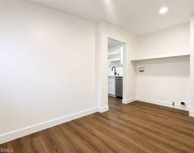 11151 Duncan Avenue - Photo Thumbnail 12