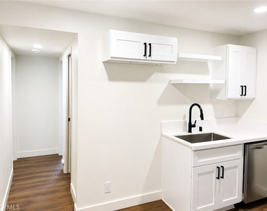 11151 Duncan Avenue - Photo Thumbnail 13