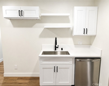 11151 Duncan Avenue - Photo Thumbnail 8
