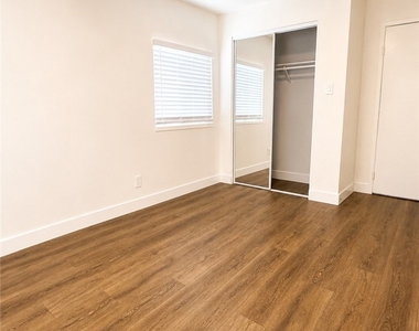 11151 Duncan Avenue - Photo Thumbnail 18