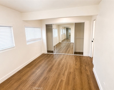 11151 Duncan Avenue - Photo Thumbnail 19