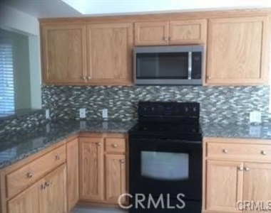 1371 W Cerritos Avenue - Photo Thumbnail 8