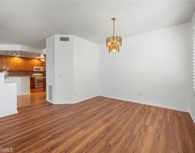 2260 Indigo Hills Drive - Photo Thumbnail 3