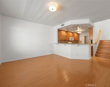 2260 Indigo Hills Drive - Photo Thumbnail 8