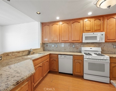 2260 Indigo Hills Drive - Photo Thumbnail 4