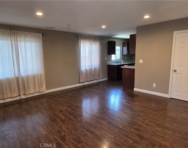 8808 Randolph St - Photo Thumbnail 4