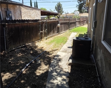 8808 Randolph St - Photo Thumbnail 27