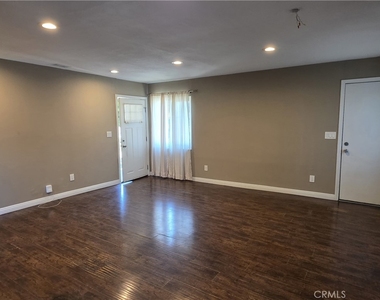 8808 Randolph St - Photo Thumbnail 6