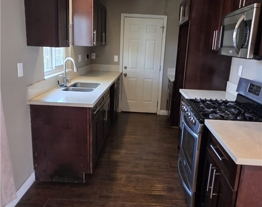 8808 Randolph St - Photo Thumbnail 3