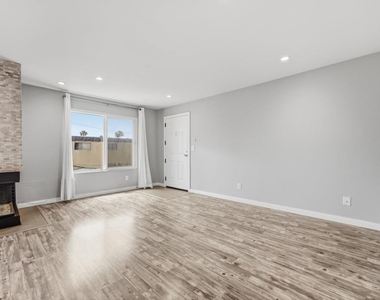 4355 Rialto Street - Photo Thumbnail 15