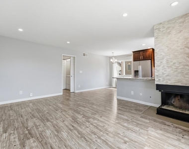 4355 Rialto Street - Photo Thumbnail 17