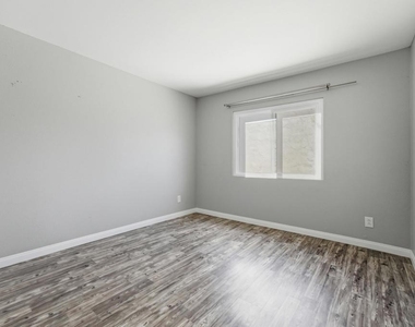 4355 Rialto Street - Photo Thumbnail 2