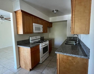 645 Marion Place - Photo Thumbnail 15