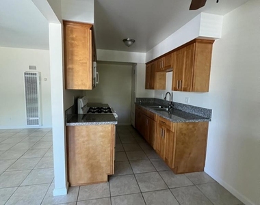 645 Marion Place - Photo Thumbnail 14