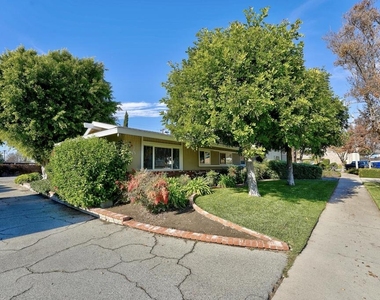 645 Marion Place - Photo Thumbnail 3