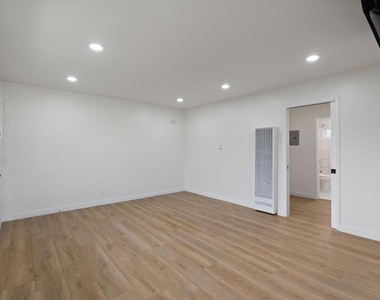 624 Silver Lake Boulevard - Photo Thumbnail 5