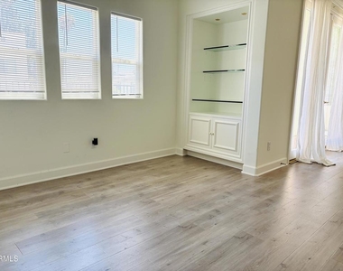 216 S Madison Avenue - Photo Thumbnail 4