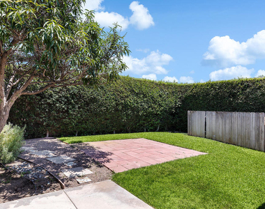 5634 Noel Drive - Photo Thumbnail 15