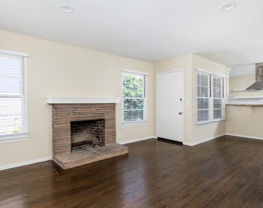 5634 Noel Drive - Photo Thumbnail 4