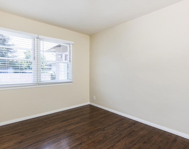 5634 Noel Drive - Photo Thumbnail 13