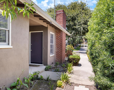 5634 Noel Drive - Photo Thumbnail 2