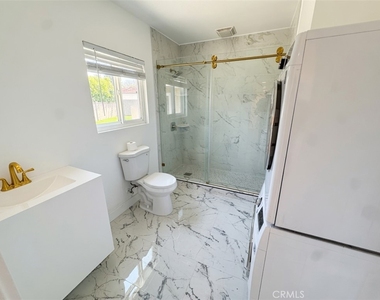 1415 E Gary Place - Photo Thumbnail 3