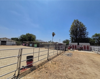 3697 Sierra - Photo Thumbnail 21