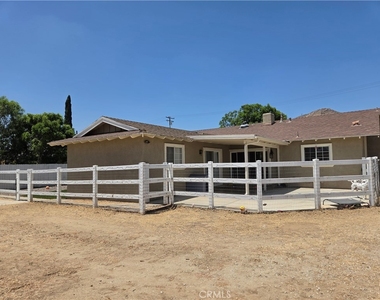 3697 Sierra - Photo Thumbnail 18