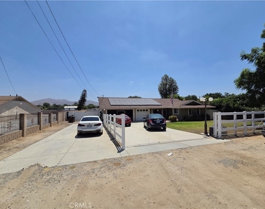 3697 Sierra - Photo Thumbnail 23