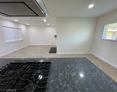 1415 E Gary Place - Photo Thumbnail 2