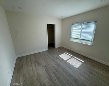 1415 E Gary Place - Photo Thumbnail 8