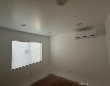 988 Valencia - Photo Thumbnail 7