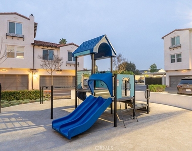 9869 Bria - Photo Thumbnail 26