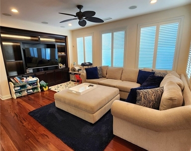 37 Rincon Way - Photo Thumbnail 5
