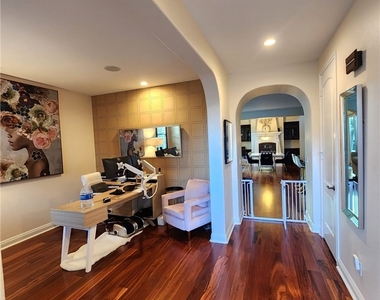 37 Rincon Way - Photo Thumbnail 4