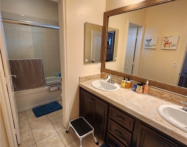 37 Rincon Way - Photo Thumbnail 16