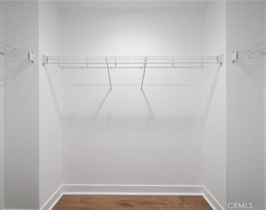 205 Elm - Photo Thumbnail 17