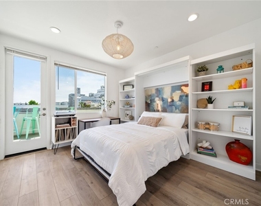 205 Elm - Photo Thumbnail 19