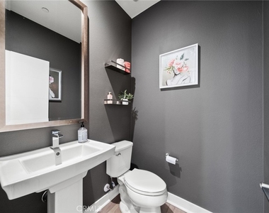 205 Elm - Photo Thumbnail 6