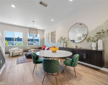 205 Elm - Photo Thumbnail 9