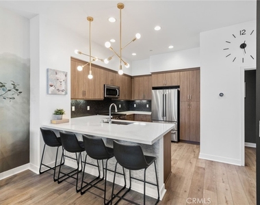 205 Elm - Photo Thumbnail 5