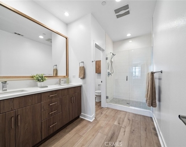 205 Elm - Photo Thumbnail 15