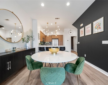 205 Elm - Photo Thumbnail 8