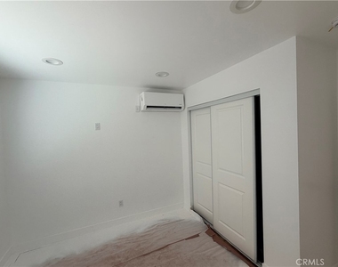 988 Valencia - Photo Thumbnail 9