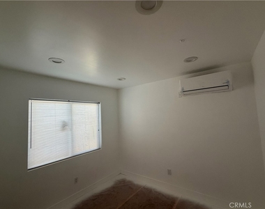 988 Valencia - Photo Thumbnail 7