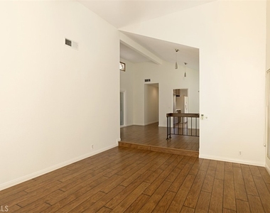 25866 Malia Court - Photo Thumbnail 5