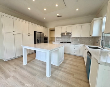 128 Hargrove - Photo Thumbnail 6