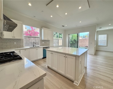 128 Hargrove - Photo Thumbnail 4
