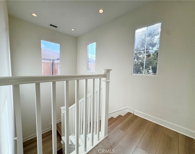 128 Hargrove - Photo Thumbnail 14